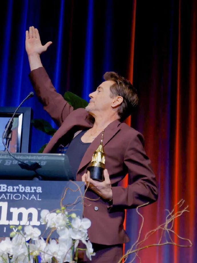 唐尼获圣塔芭芭拉国际电影节颁发的最高荣誉——马丁现代大师奖配图4-漫威电影