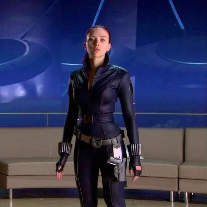 斯嘉丽·约翰逊为《钢铁侠2》首次试穿黑寡妇制服配图1-漫威电影